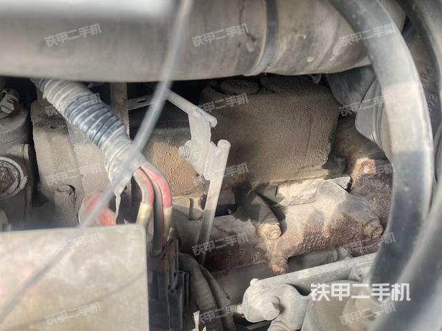 回转马达和主控阀（整机外观）