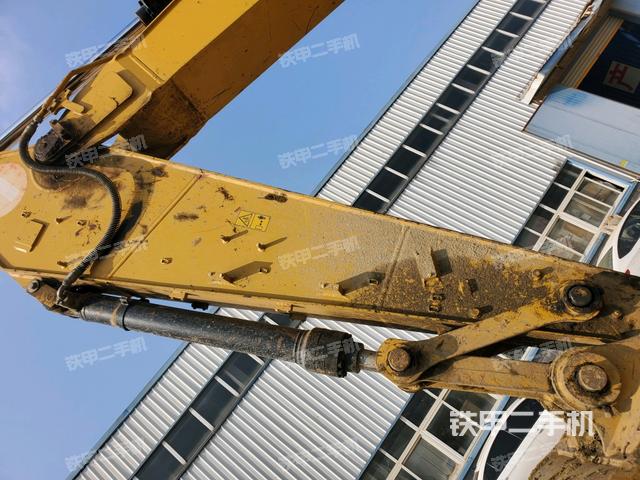 小臂整体左后（工作和回转装置）