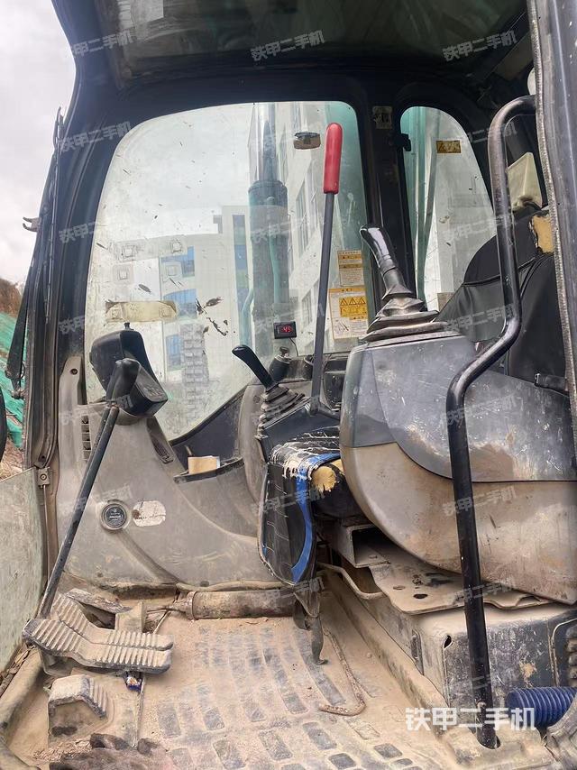 驾驶室整体（整机外观）