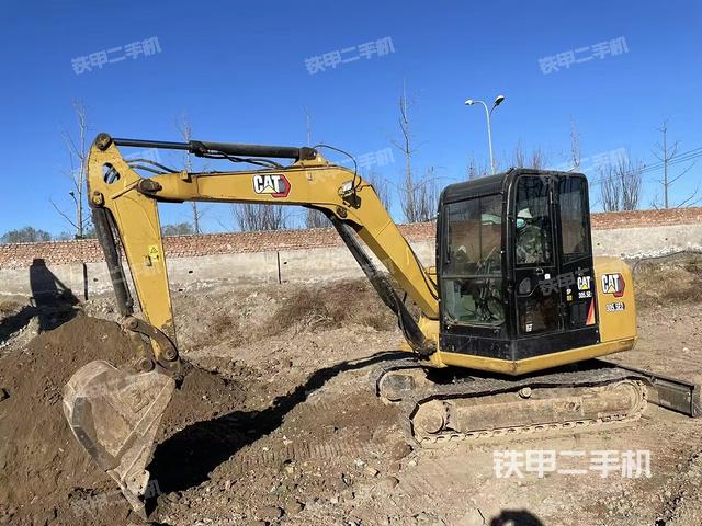 驾驶室顶部（整机外观）