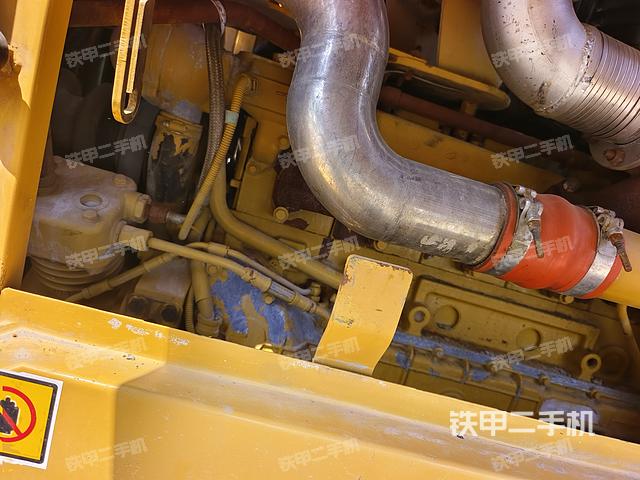 發(fā)動機右側(cè)（整機外觀及大件）