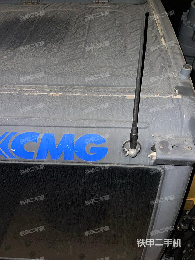 驾驶室顶部（整机外观）