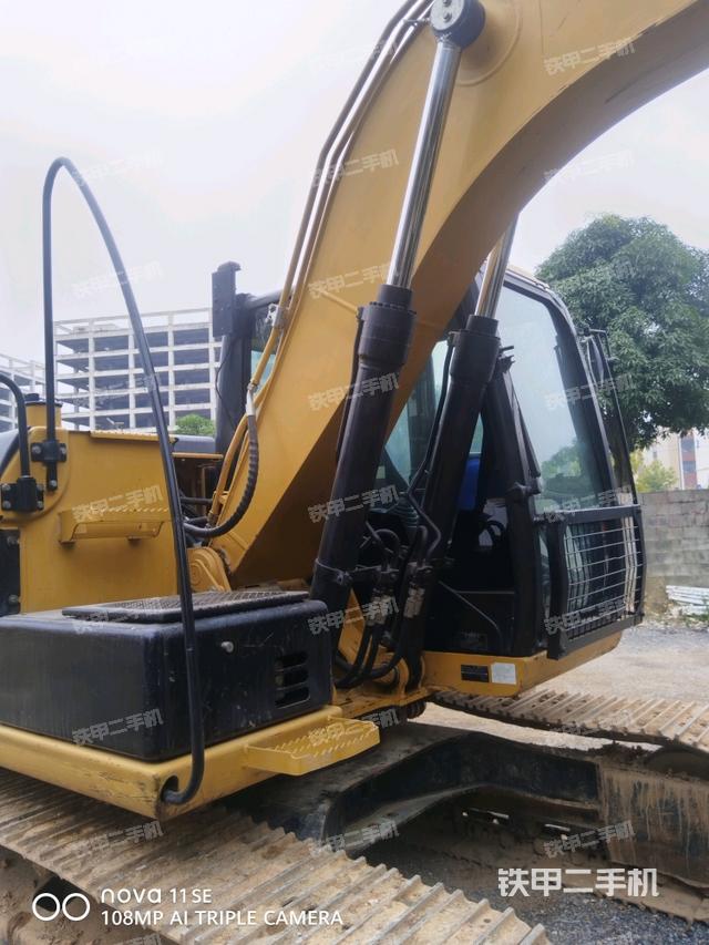 大臂整体 右侧（工作和回转装置）