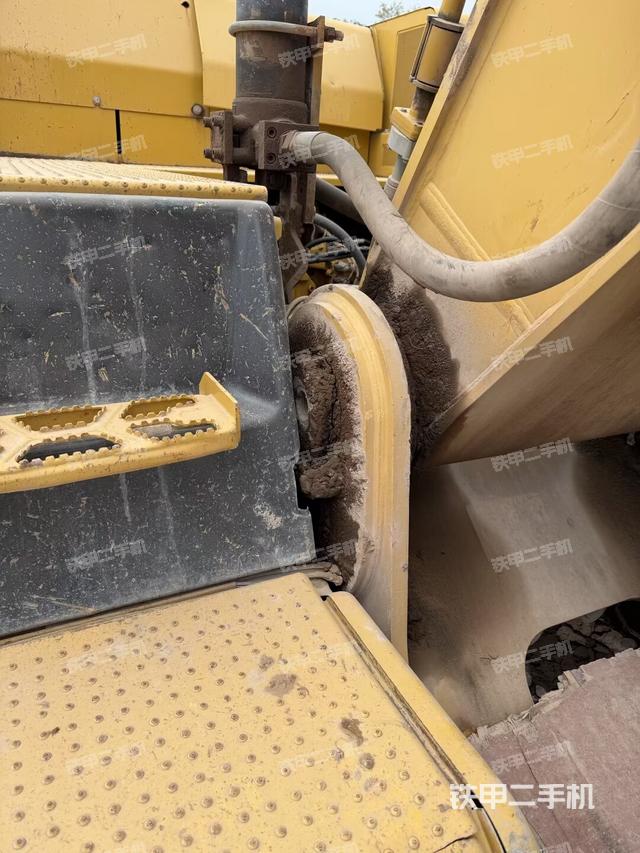 大臂根部 斜视（工作和回转装置）