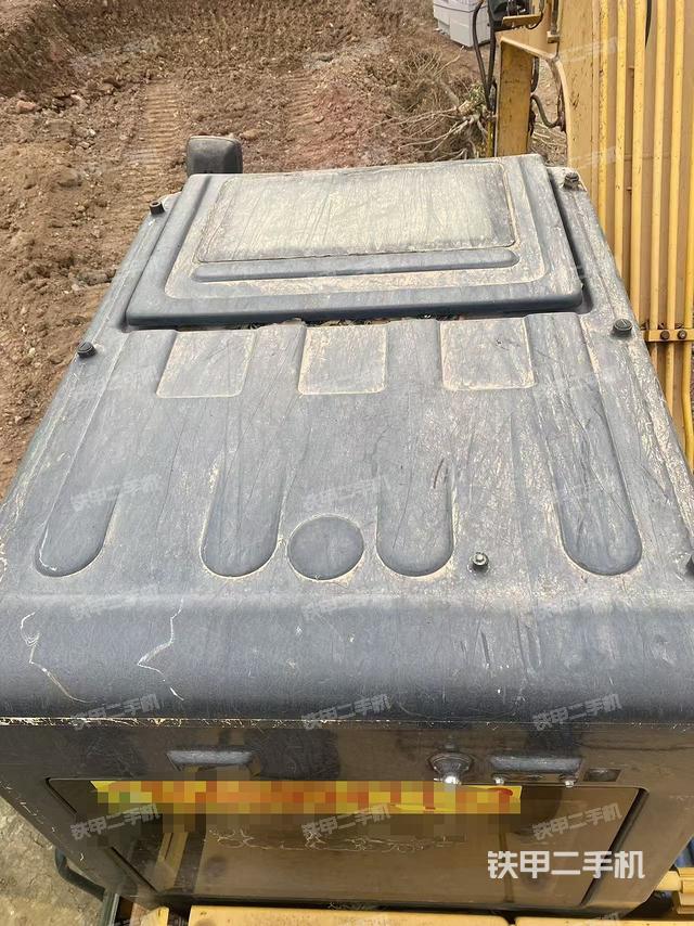 驾驶室顶部（整机外观）