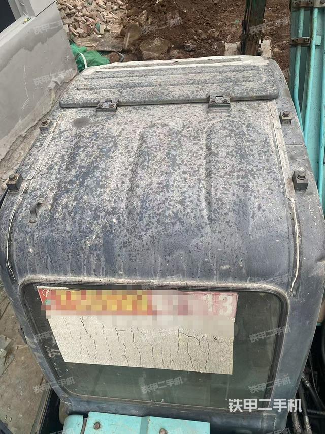 驾驶室顶部（整机外观）