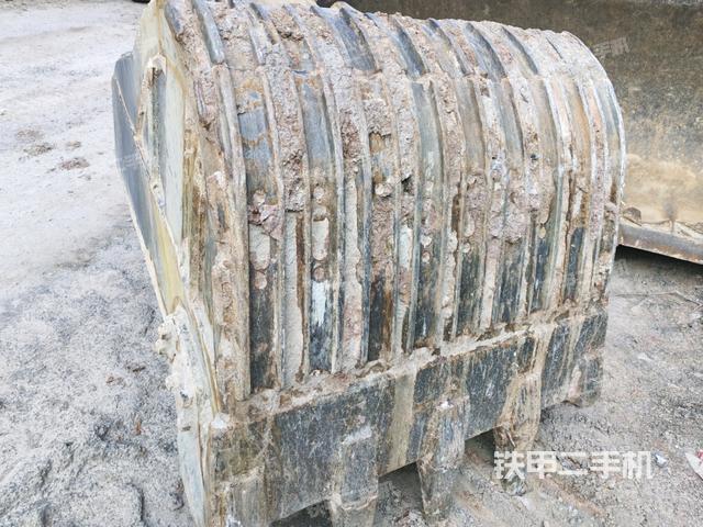 鏟斗右后整體（工作和回轉(zhuǎn)裝置）