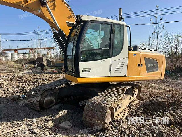 驾驶室整体（整机外观）