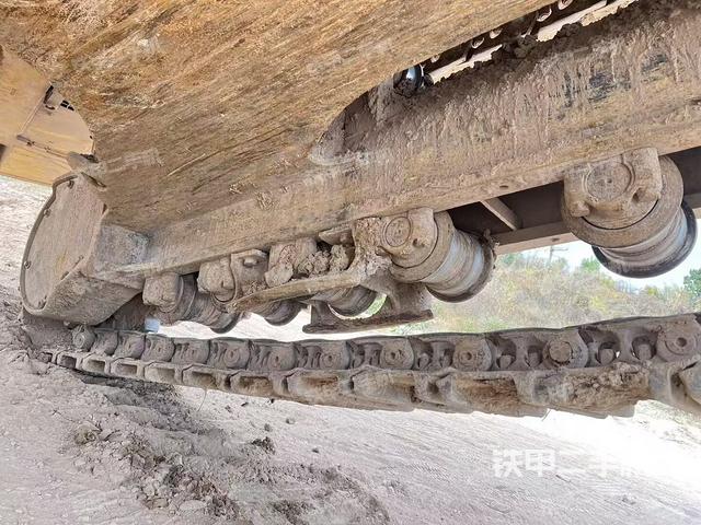 左侧履带整体 （行走机构）