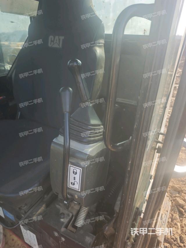 座椅左侧控制台/音响/含左手柄（驾驶室部分）