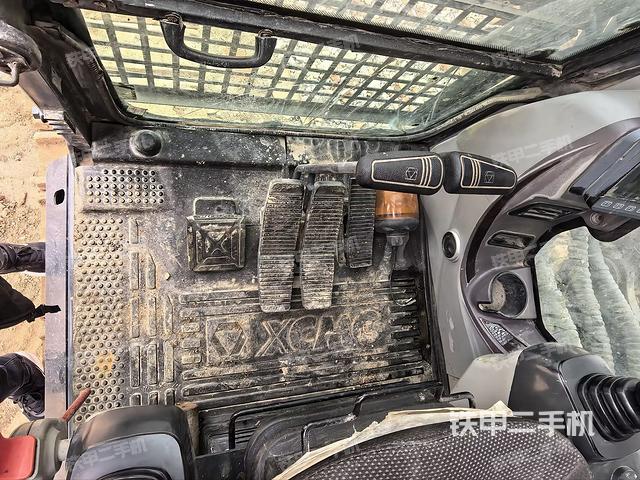 后窗玻璃角标（驾驶室部分）