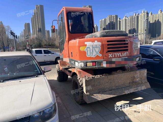 驾驶室顶部（整机外观）