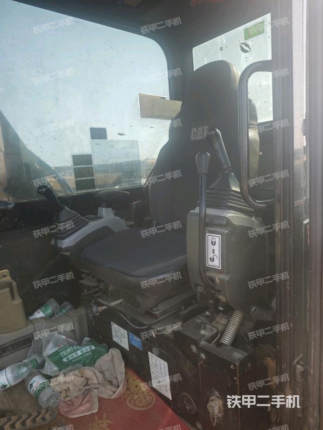 后窗玻璃角标（驾驶室部分）