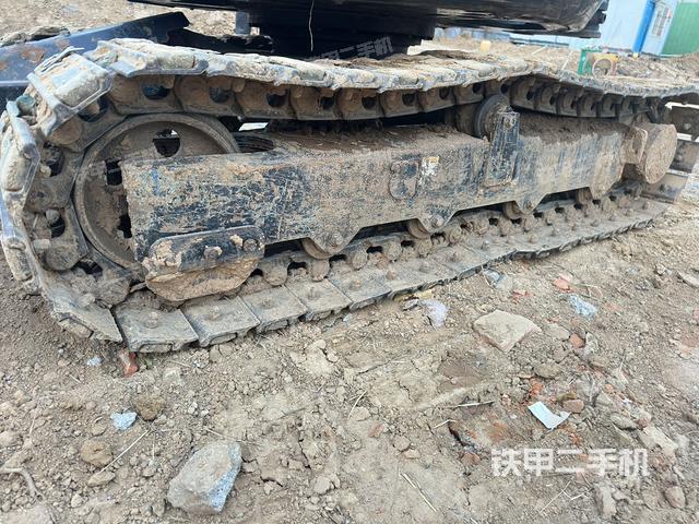 單側(cè)履帶整體（整機(jī)外觀）