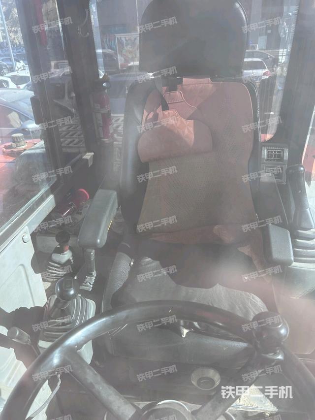 驾驶室整体（整机外观）