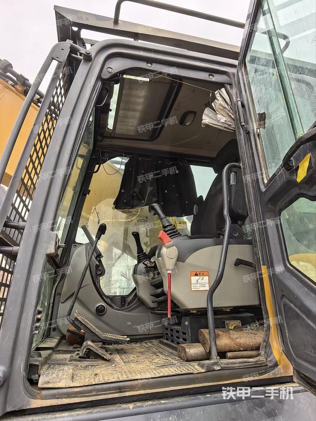 顶棚整体（驾驶室部分）