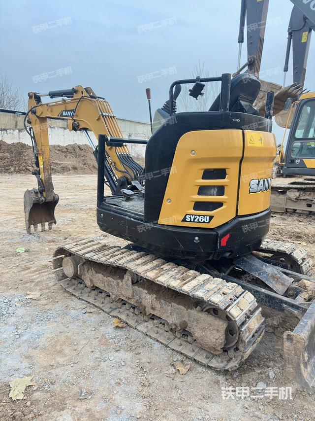 駕駛室整體（整機(jī)外觀）