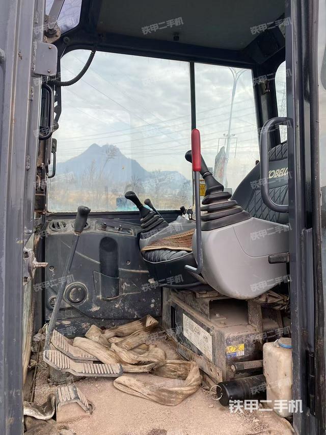 驾驶室整体（整机外观）