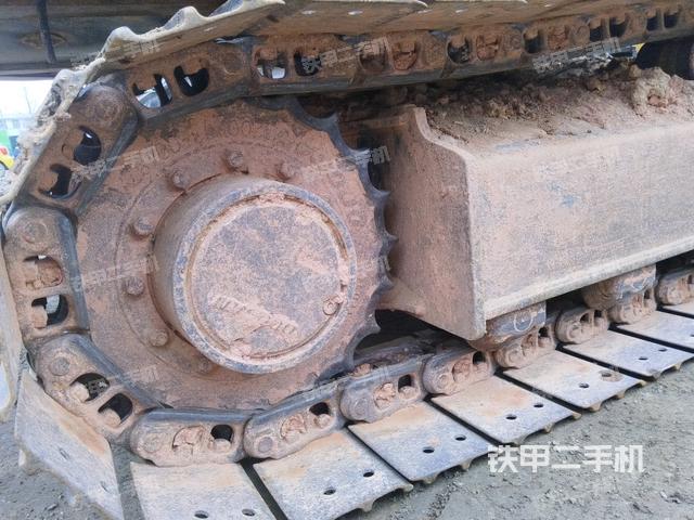 右驱动轮（行走机构）