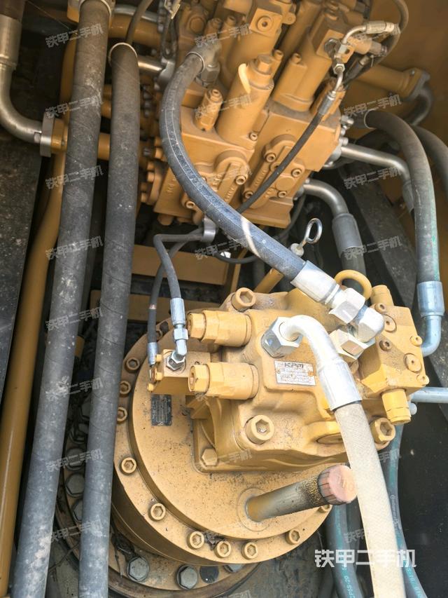 回转马达和主控阀（整机外观）