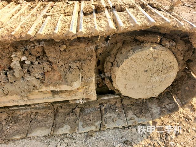 右驱动轮（行走机构）