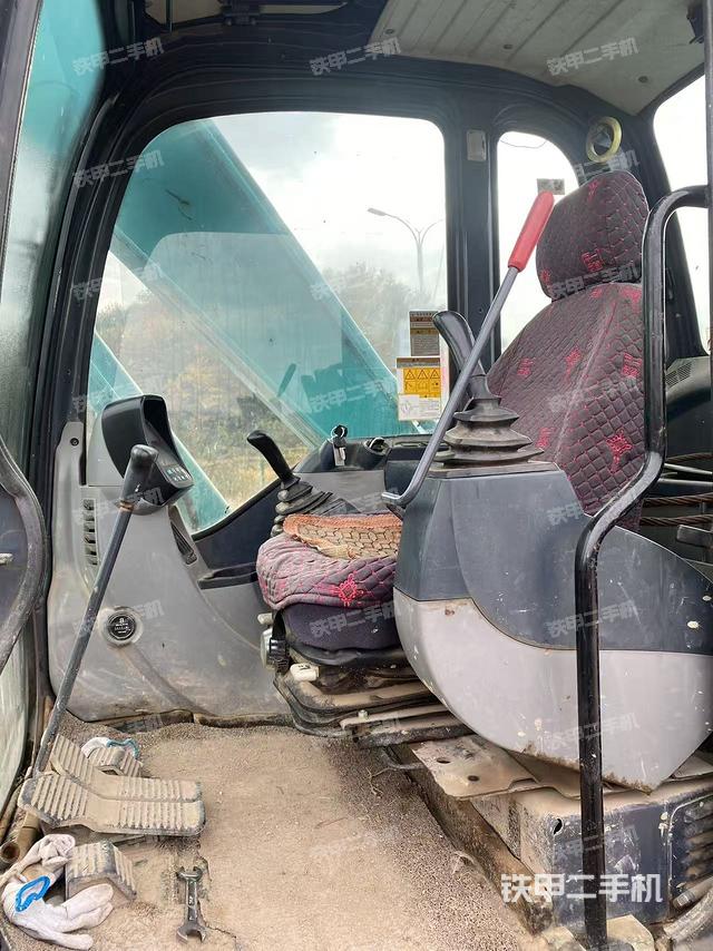 驾驶室整体（整机外观）