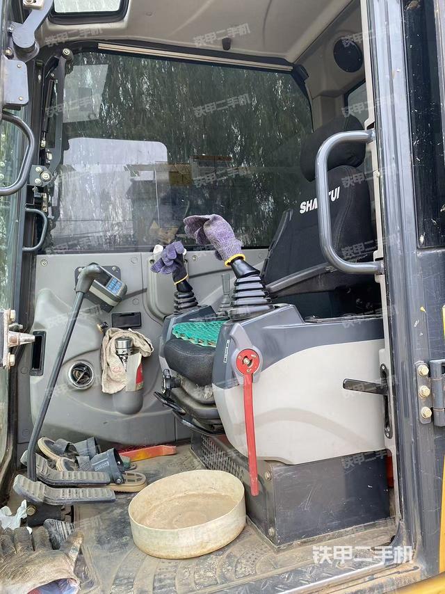 驾驶室整体（整机外观）