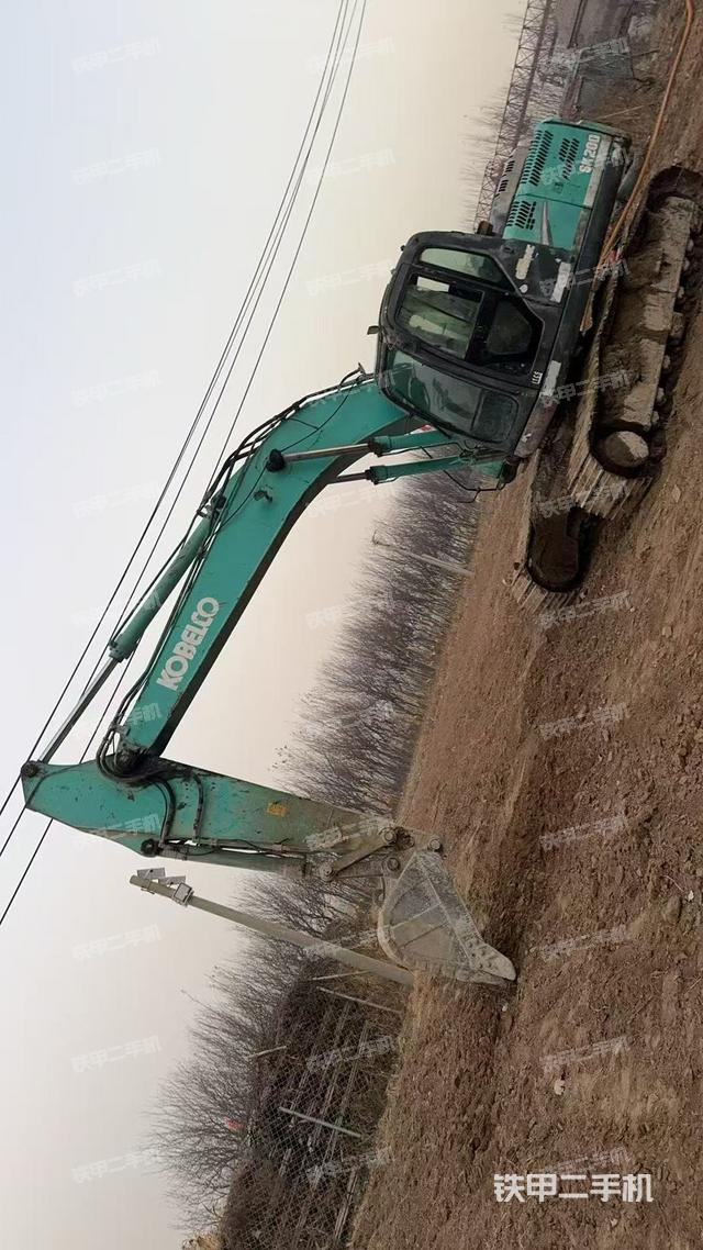 神鋼SK200-8挖掘機