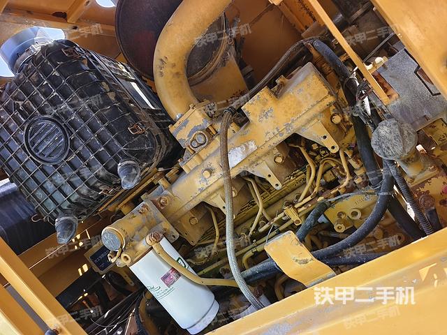 發(fā)動機左側(cè)（整機外觀及大件）