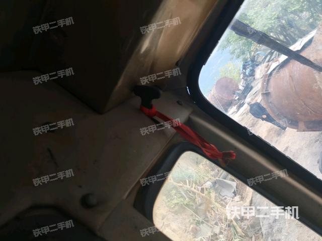 儀表盤全景（壓路機駕駛室）