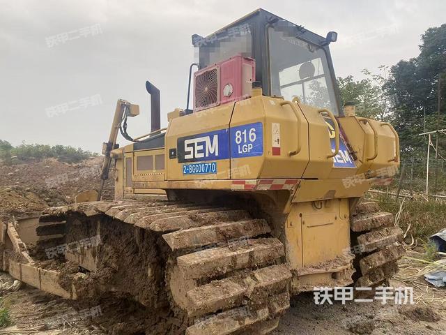 整机右侧（设备外观及核心部件）