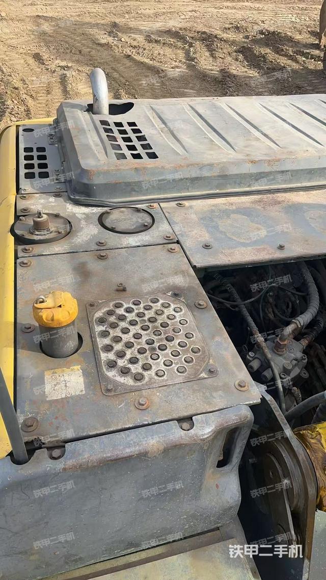 驾驶室顶部（整机外观）