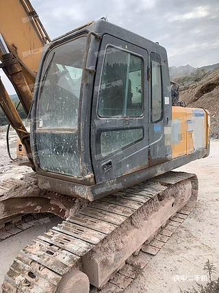 現(xiàn)代R215-7C挖掘機實拍圖片