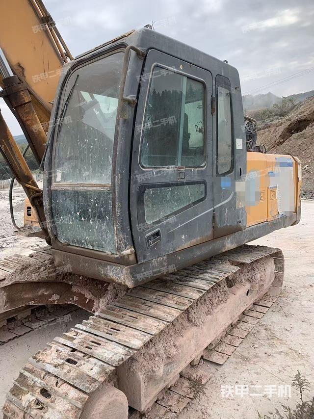 现代R215-7C挖掘机