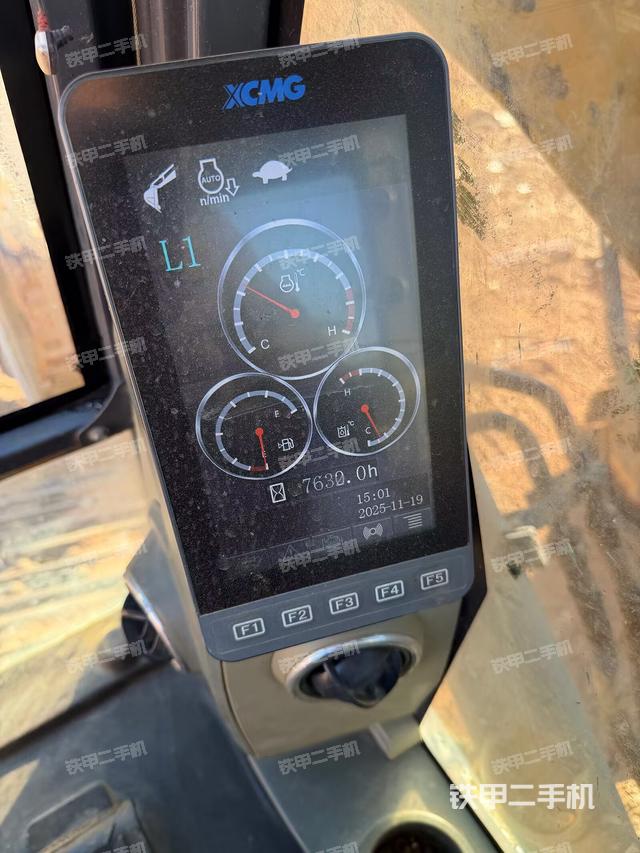 驾驶室整体（整机外观）