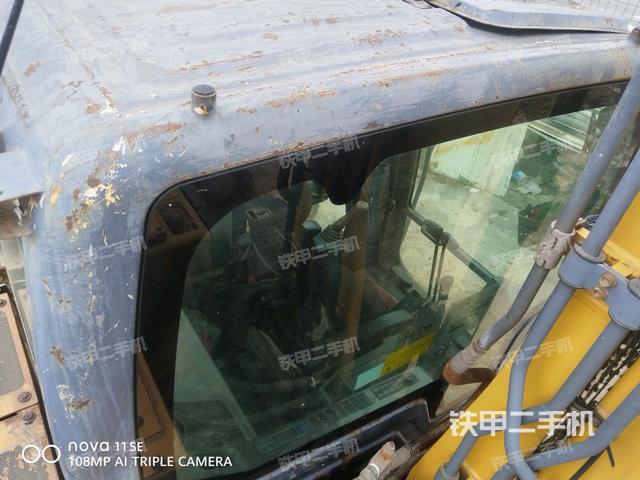 驾驶室顶部（整机外观）