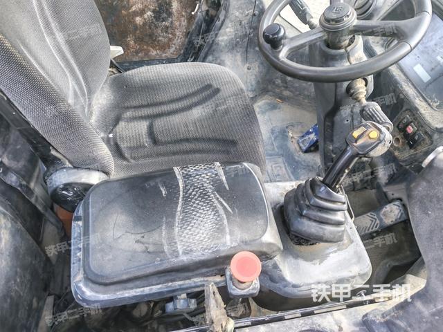 駕駛室正側(cè)（駕駛室部分）