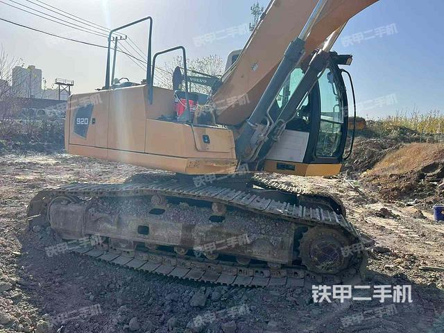 驾驶室顶部（整机外观）