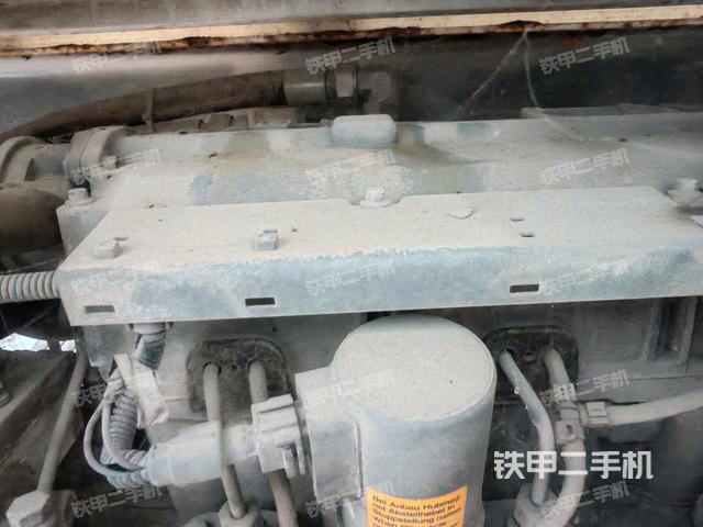 發(fā)動機艙全景（壓路機發(fā)動機艙）