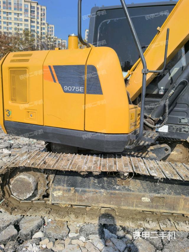 右侧玻璃角标（驾驶室部分）