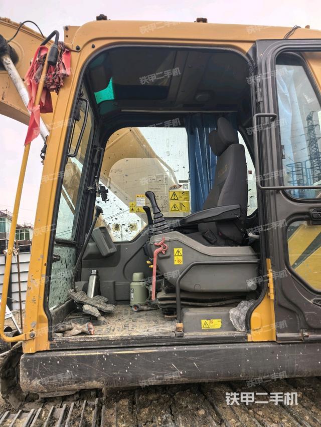 駕駛室整體（整機(jī)外觀）