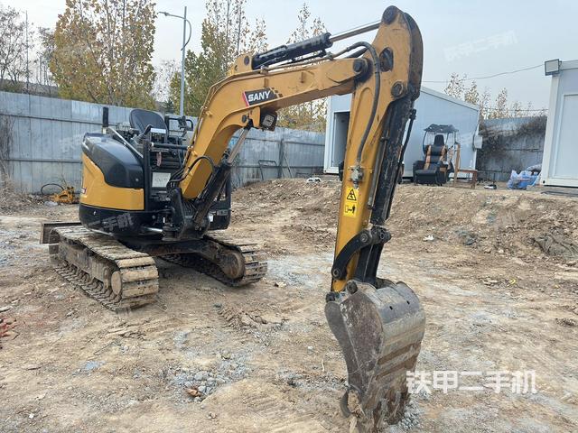 駕駛室頂部（整機(jī)外觀）