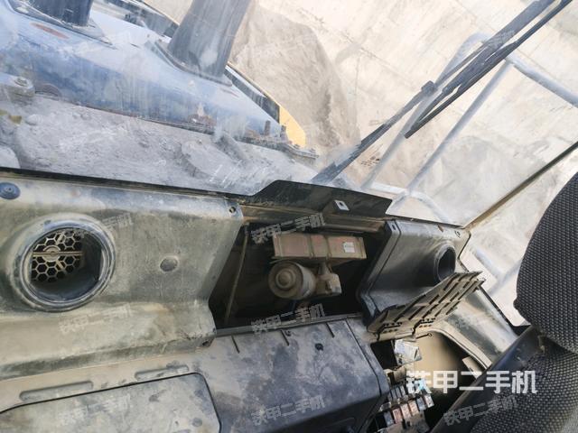 駕駛室內(nèi)部（駕駛室部分）