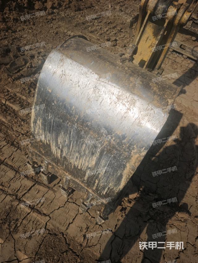 铲斗右后整体（工作和回转装置）