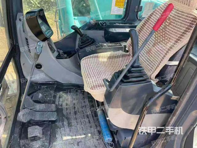 驾驶室整体（整机外观）