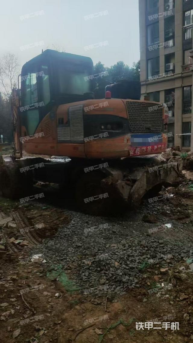 驾驶室顶部（整机外观）