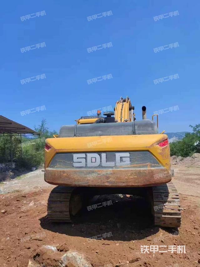 駕駛室頂部（整機(jī)外觀(guān)）