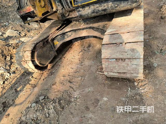 转盘和下车架正前（工作和回转装置）