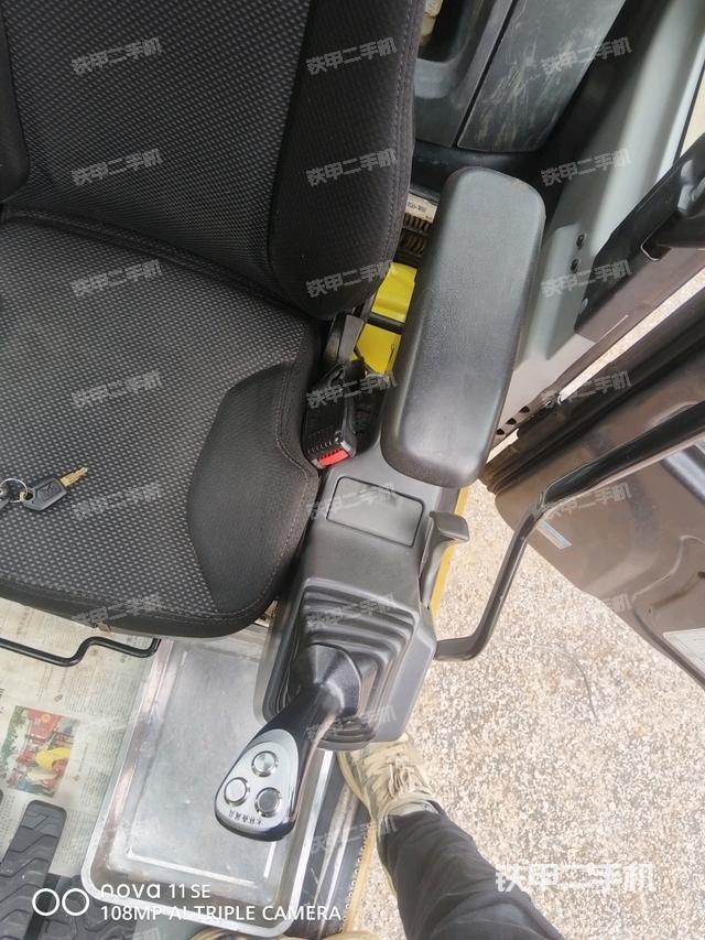 座椅后部（驾驶室部分）