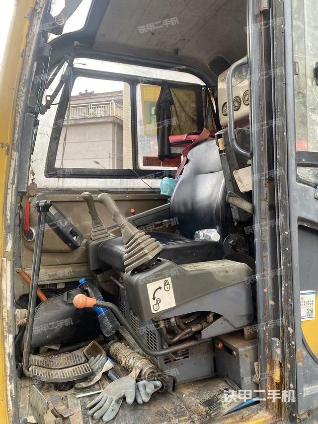 驾驶室整体（整机外观）